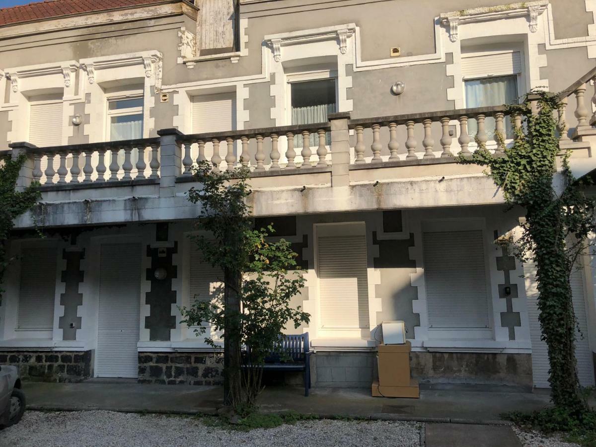 Aux Thermes Saint-Amand-les-Eaux Bagian luar foto